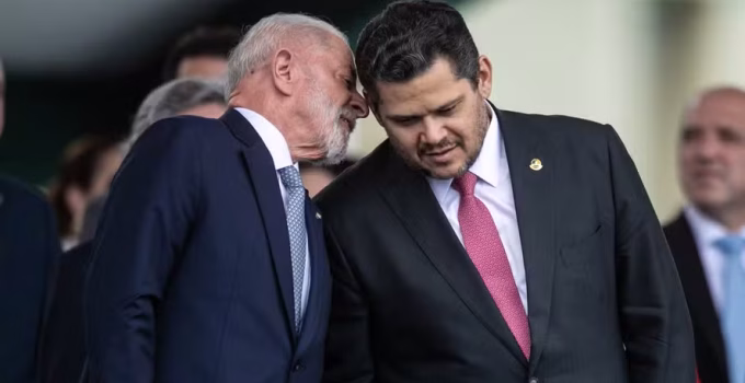 Lula e Alcolumbre buscam reaproximação em jantar e adiam debate sobre 6x1 para pós-eleições