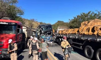 Ônibus que saiu do ES e ia para a Bahia se envolve em grave acidente com mortes na BR 259 em Governador Valadares (MG)