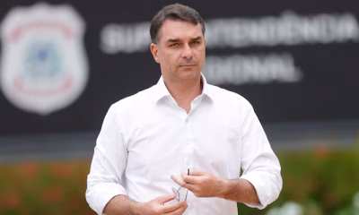 Fachin nega pedido de Flávio Bolsonaro para suspeição de Moraes no caso Dark Horse