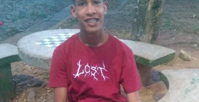 Autista de 25 anos é baleado e preso em BH após ataque do CV; família alega inocência e 'comportamento pueril'