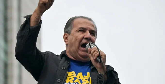 Silas Malafaia critica 'amadorismo da direita' após anúncio de candidatura de Flávio Bolsonaro em 2026