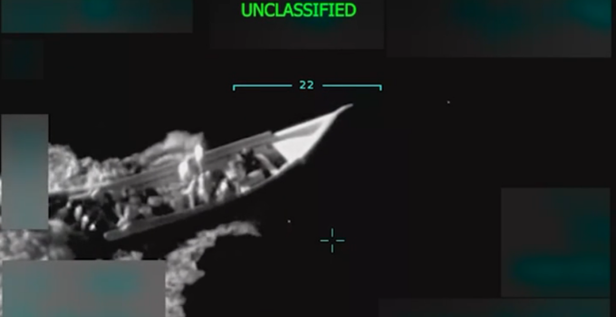 Almirante dos EUA revela que barco atacado no Caribe se dirigia a embarcação maior com destino ao Suriname