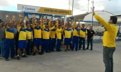 Correios Corta "Vale-Peru" de Fim de Ano e Sinaliza Crise Financeira Bilionária; Greve é Cogitada