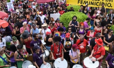 Mulheres tomam as ruas de BH em protesto contra feminicídios: 'Queremos viver sem medo'