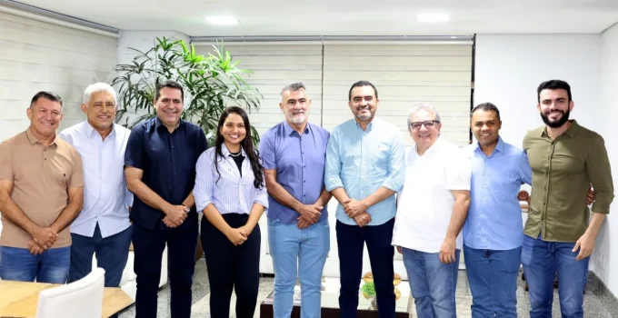 Wanderlei Barbosa retorna ao Palácio Araguaia e reforça laços com deputados em gesto de gratidão e diálogo