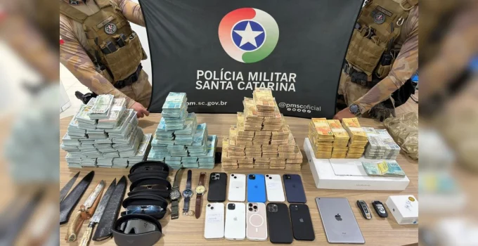 Foragido da PF é preso em hotel de luxo em SC com R$ 5 milhões e dólares; homem é ligado a esquema de R$ 1 bilhão em prejuízos