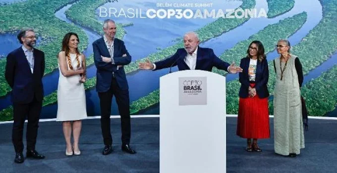 Lula cria grupo interministerial para desenhar fim dos combustíveis fósseis após COP30