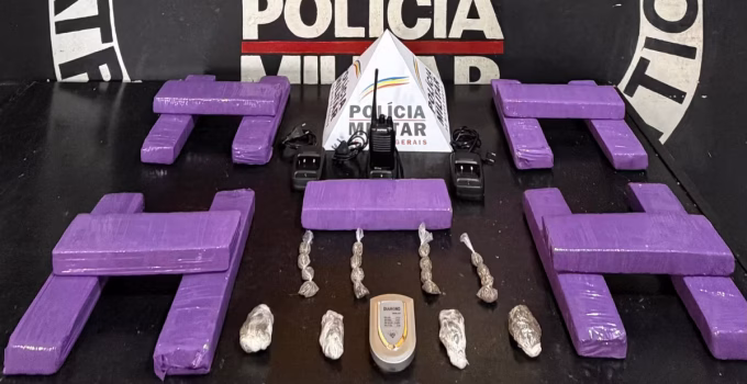 Denúncia Anônima Leva à Prisão de Dois Homens com 13 Barras de Maconha em Belo Horizonte