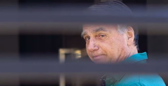 Moraes autoriza ultrassom em Bolsonaro na PF para avaliar hérnia inguinal