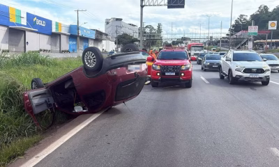 Carro Capota no Anel Rodoviário de BH Próximo ao Bairro Caiçara; Uma Vítima Atendida