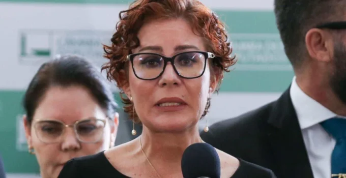 Renúncia de Zambelli é vista pela esquerda como manobra para evitar inelegibilidade