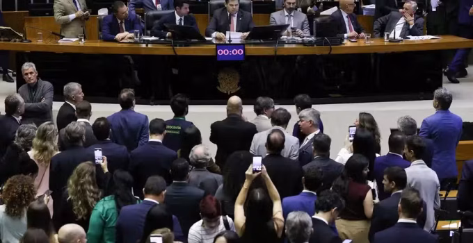 Congresso Apressa Votação do Orçamento de 2026 Antes do Recesso