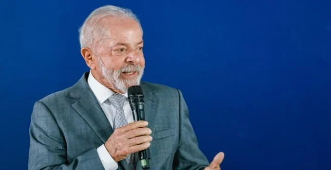Lula se irrita com queda de energia e abandona evento de inauguração de ponte no Paraguai