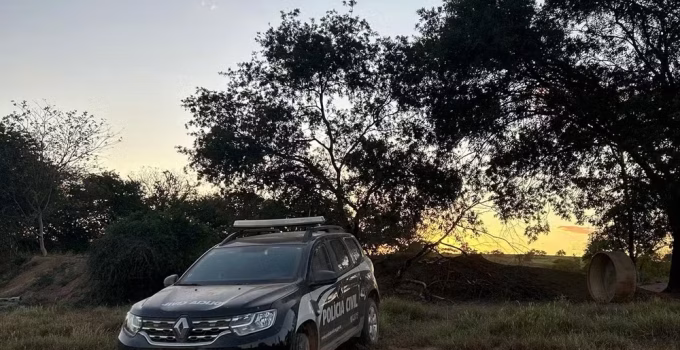 Homem é preso em MG após agredir ex com socos, atirar em rival e perseguir carro da prefeitura