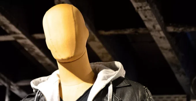 Bandidos Armados Invadem Loja Jovem no Tirol, Fazem Funcionários Reféns e Roubam R$ 15 Mil em Mercadorias e Eletrônicos