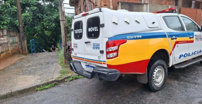 Adolescente de 14 anos é assassinado a tiros em rua movimentada do bairro Havaí, na Região Oeste de BH; outro jovem é ferido