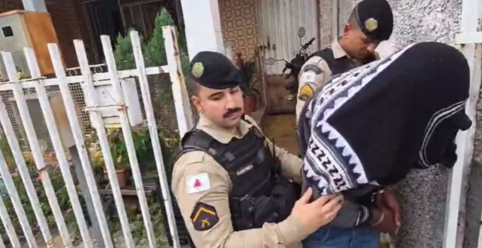 Garçom suspeito de agredir e causar morte de mulher trans em BH tem prisão mantida em audiência de custódia