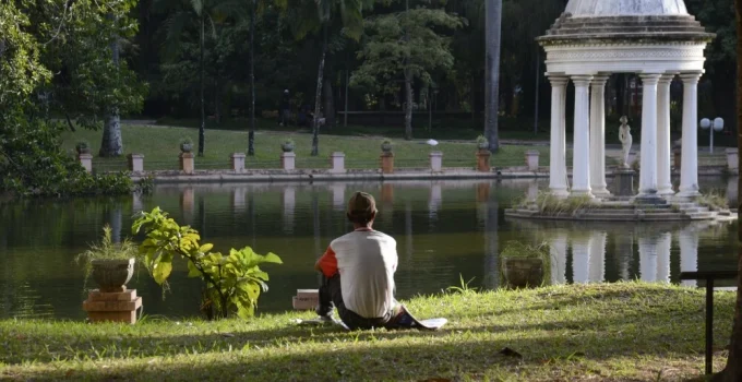 Natal e Ano Novo em BH: Veja o que abre e fecha na saúde, bancos, parques e comércio