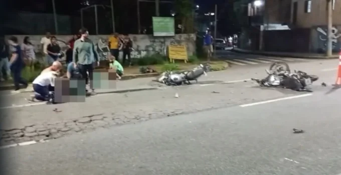 Três Motos Colidem em Acidente Grave na Avenida Teresa Cristina, no Barreiro, Deixando Feridos e Estado Crítico
