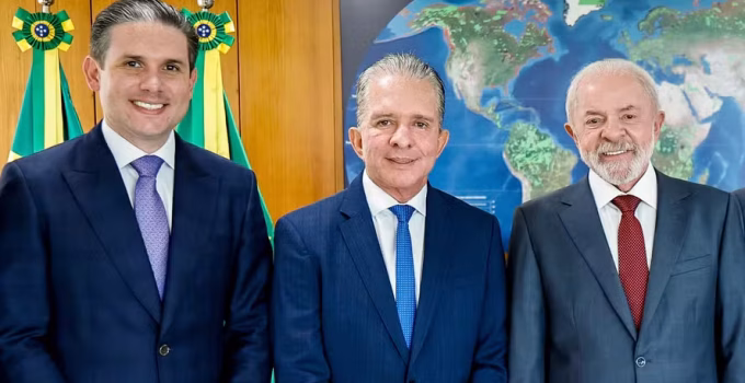 Arthur Lira se reaproxima de Lula com agenda no Planalto e apoio a ministro