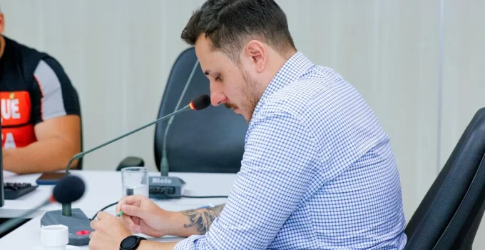 Vereador Lucas Ganem pede licença de 121 dias na Câmara de BH em meio a processo de cassação