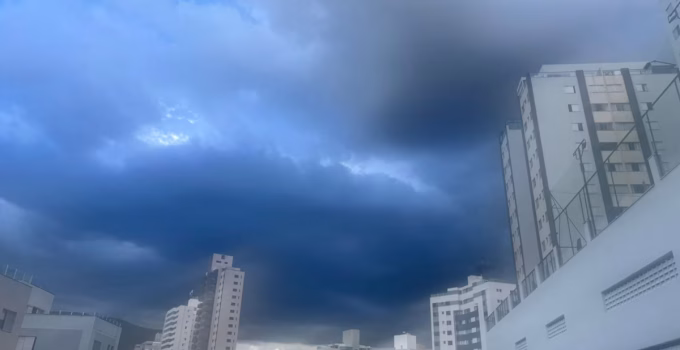 Belo Horizonte em Alerta: Chuvas e Ventos Fortes Podem Atingir a Capital na Véspera de Natal