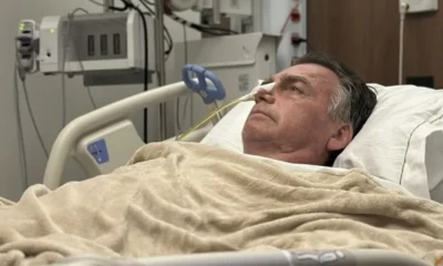 Carlos Bolsonaro critica esquema da PF durante internação do pai: 'Inacreditável'