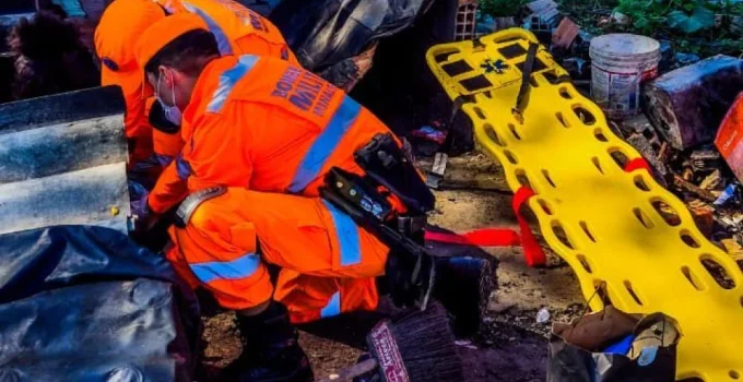 Casal é soterrado após desabamento de casa no Norte de Minas; bombeiros resgatam vítimas com fraturas