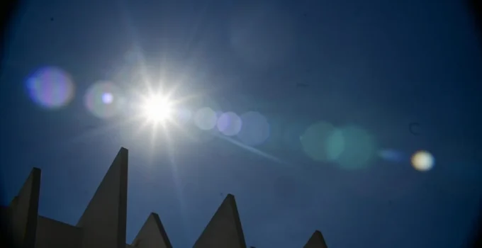 Alerta de Onda de Calor em Minas Gerais: Temperaturas Podem Chegar a 33°C em BH e Abranger 425 Municípios