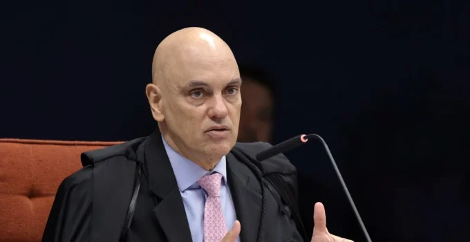 Oposição planeja interromper recesso para protocolar novo impeachment contra Alexandre de Moraes