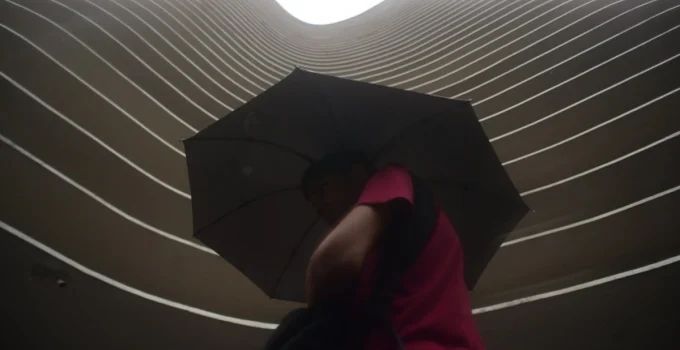 Alerta em BH: Pancadas de chuva e ventos de 50 km/h sob onda de calor em Minas Gerais