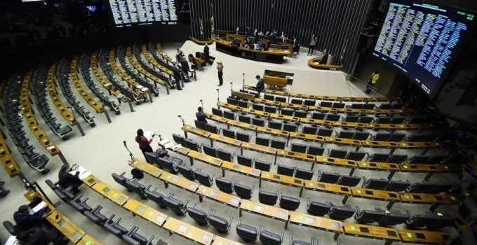 Deputados Federais Gastam Milhões em Viagens "Oficiais" em Meio a Crise Econômica