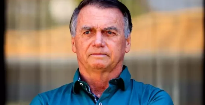 Bolsonaro passa por bloqueio de nervo para conter soluços persistentes; nova etapa é prevista