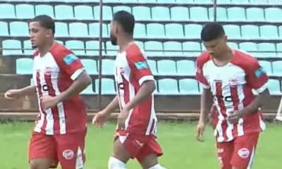 Vale Alto goleia Leandros e crava vaga na semifinal da Copa Itatiaia KTO Vale do Aço com show de Vitor Kemuel