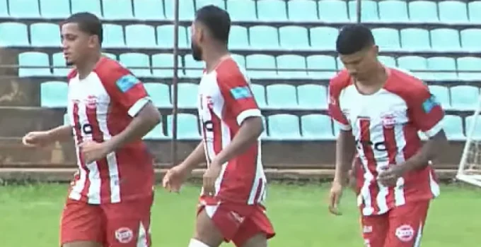 Vale Alto goleia Leandros e crava vaga na semifinal da Copa Itatiaia KTO Vale do Aço com show de Vitor Kemuel