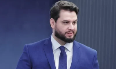 Defesa de Filipe Martins nega uso de redes sociais e rebate Moraes sobre LinkedIn