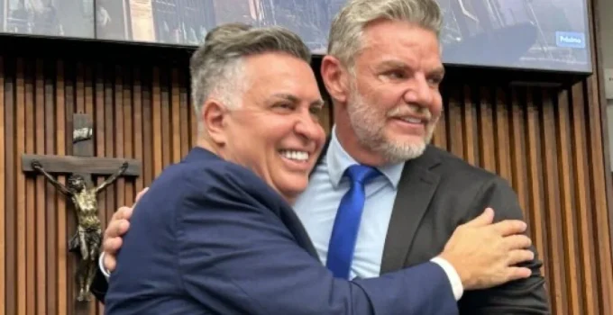 Juliano Lopes assume Prefeitura de BH pela quinta vez durante férias de Álvaro Damião