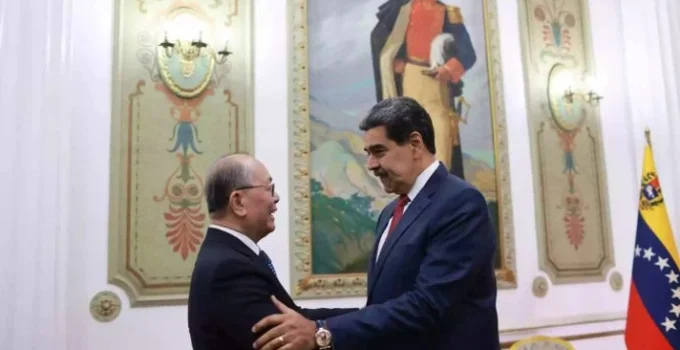 Maduro Recebe Apoio da China Horas Antes de Ser Capturado pelos EUA