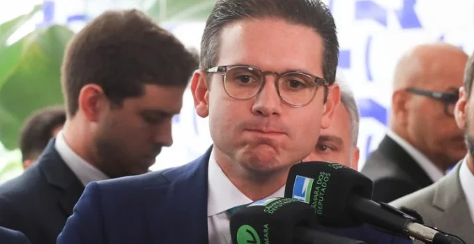 Presidente da Câmara usou avião da FAB para viagem de Ano Novo ao Rio; sigilo marca voos