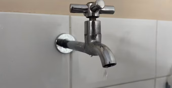 Seis bairros da Zona Leste de BH podem ficar sem água neste domingo (4) devido a manutenção da Copasa