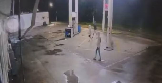 Adolescentes armados com faca e corda roubam posto de combustíveis e carro em Timóteo e Coronel Fabriciano