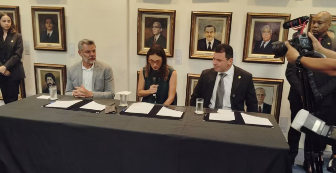 Rub&atilde;o assume vaga na C&acirc;mara de BH e fortalece grupo pol&iacute;tico ligado a Marcelo Aro