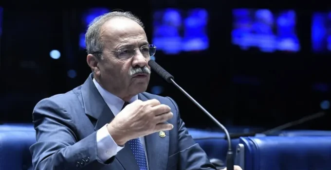 PGR pede arquivamento de investigação contra senador flagrado com dinheiro na cueca