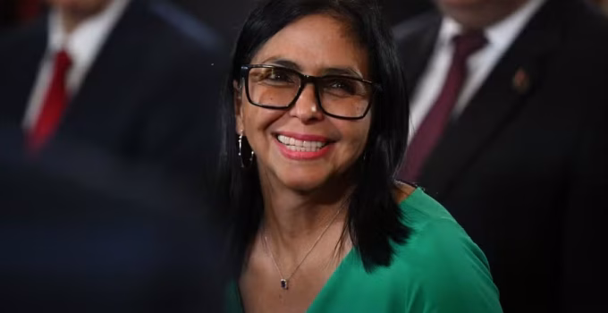Delcy Rodríguez assume comando econômico da Venezuela e nomeia novo 'czar'