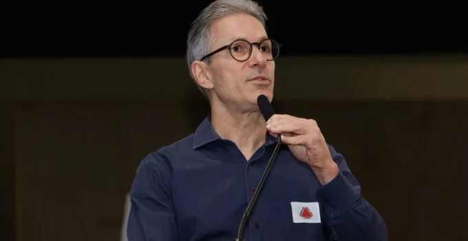 Zema Amplia Segurança para Ex-Governadores de Minas e Benefício Pode Durar Até 2028