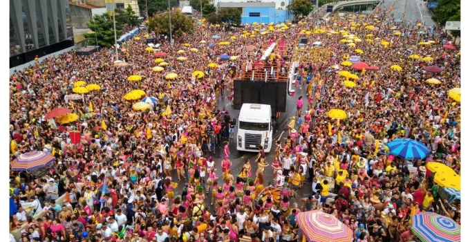 Prefeito Interino de BH assume a 'batata quente' do financiamento do Carnaval 2026 em meio a dificuldades
