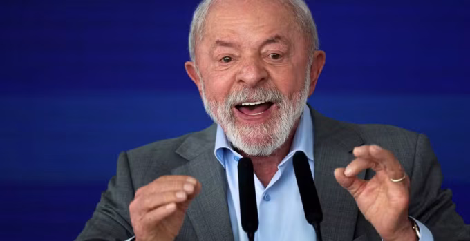 Lula assina veto ao PL da dosimetria em ato pelo 8 de janeiro e reforça discurso democrático