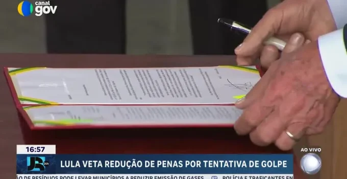 Oposição promete derrubar veto de Lula ao PL da Dosimetria e acusa governo de 'revanchismo'