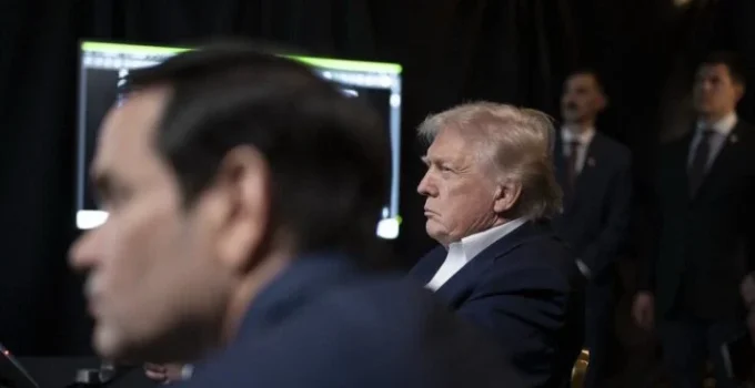 Senado dos EUA avança em medida para barrar ação militar de Trump na Venezuela