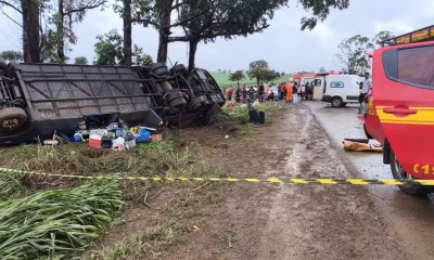 Empresa de Excursão Que Causou Acidente com 6 Mortes em MG Não Tinha Registro Oficial